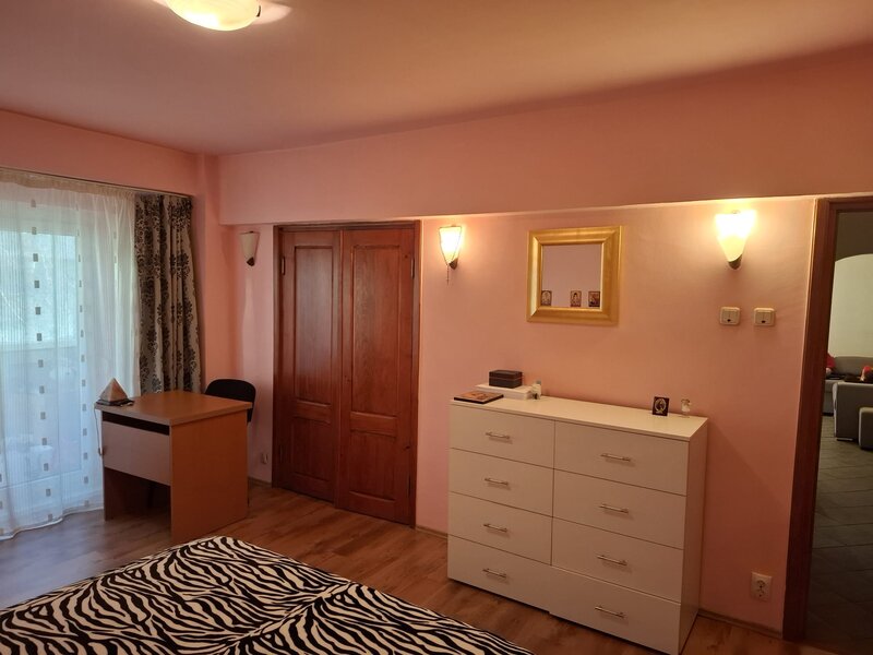 Timpuri Noi, strada Viorele nr. 28,